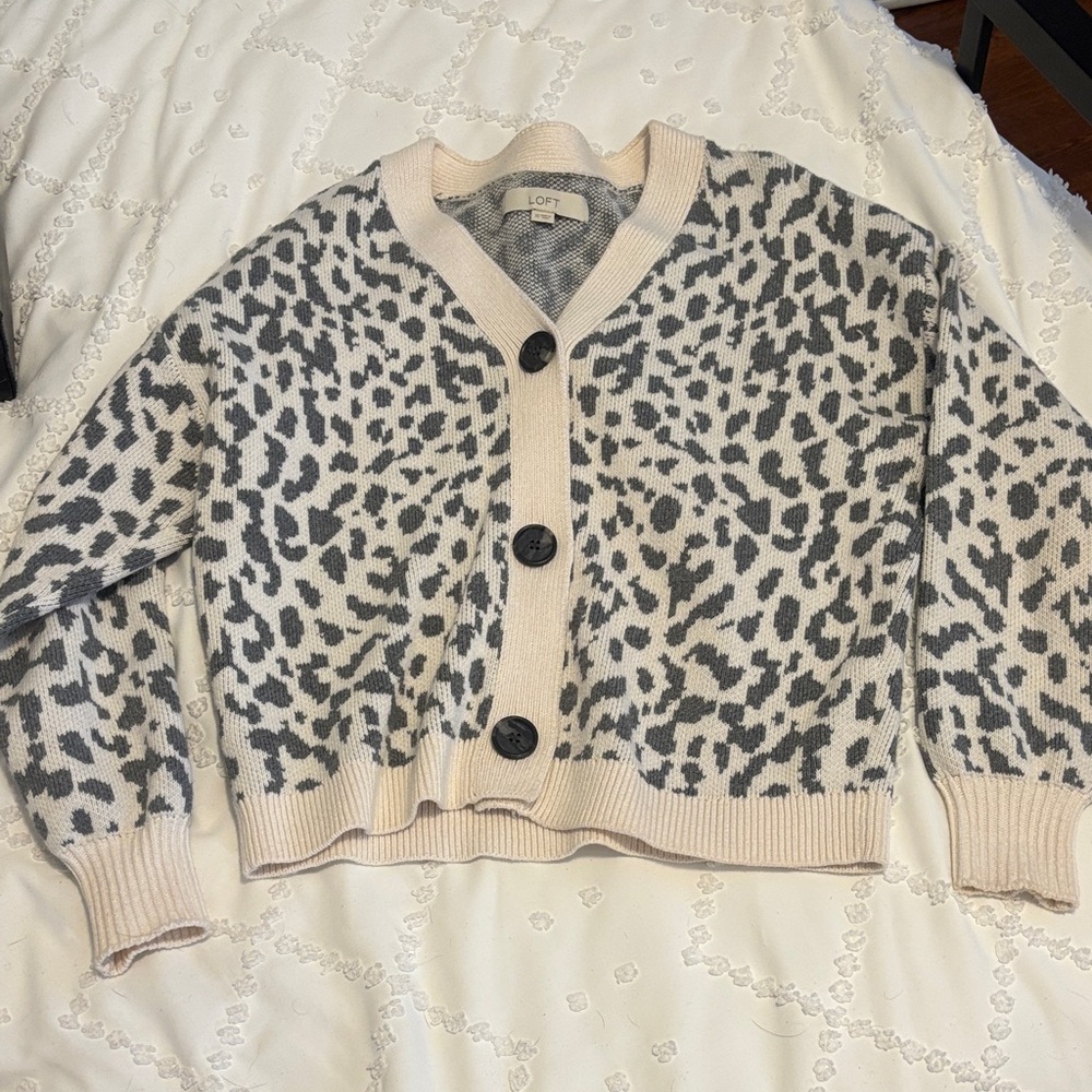 LOFT Women's Cream and Gray Animal Print Cardigan